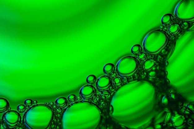 Fond de gouttes et de bulles vertes. photo de haute qualité