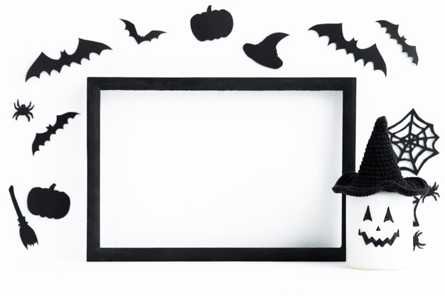 Photo fond d'halloween avec cadre noir et évaluations autour