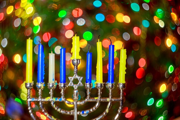 Fond De Hanukkah De Fête Juive Avec Des Candélabres Traditionnels De Menorah Et Des Bougies Allumées Hanukkah ...