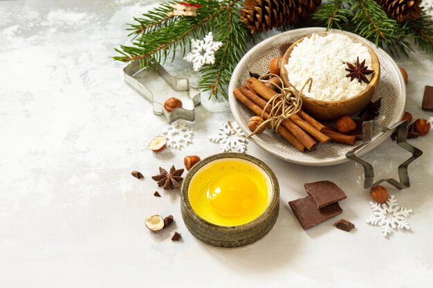 Fond d'hiver de cuisson saisonnière Ingrédients pour la cuisson de Noël sur fond de pierre