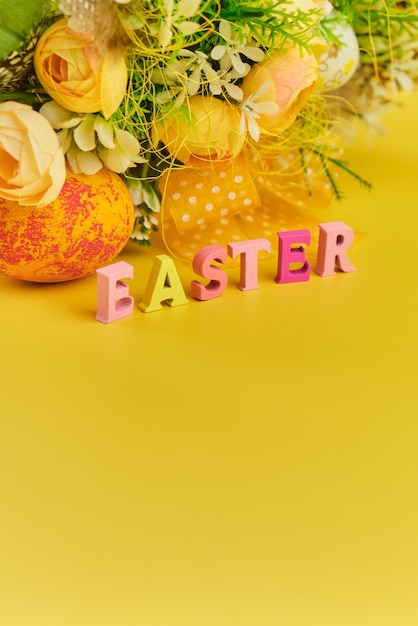 Fond jaune vif de Pâques