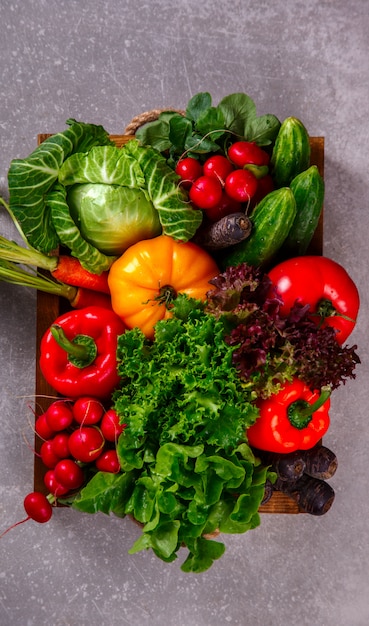 Fond de légumes. Légumes de ferme frais différents