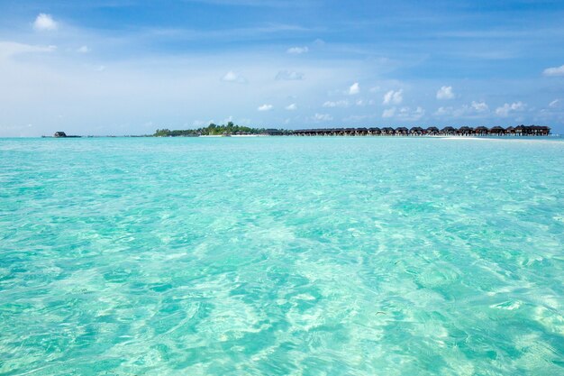 Fond de mer et de plage avec espace de copie