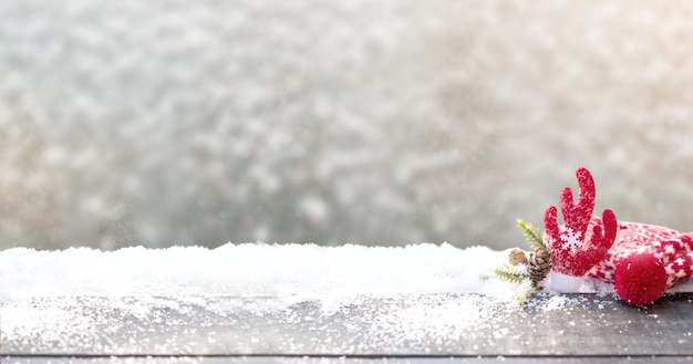 Fond de Noël et bonne année. Vacances d'hiver avec décoration et espace de copie pour le texte.