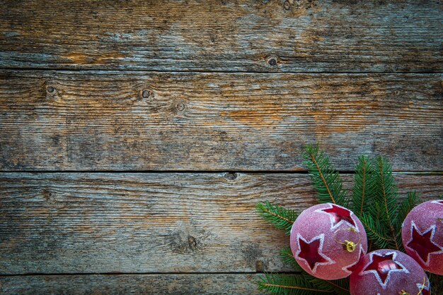 Fond de Noël avec un espace d'ornements pour le texte