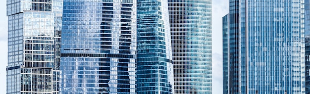 Fond panoramique de bâtiments de gratte-ciel modernes, détail de façade de fenêtre de gratte-ciel en verre