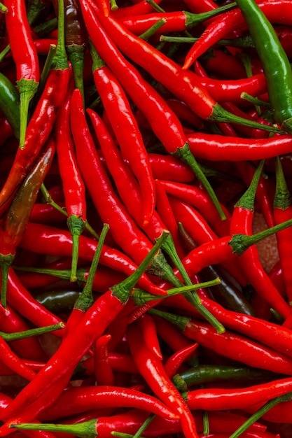 fond de piment rougepiment rouge frais à vendre au supermarché