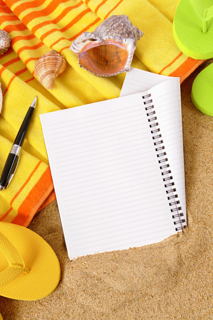 Photo fond de plage avec ordinateur portable