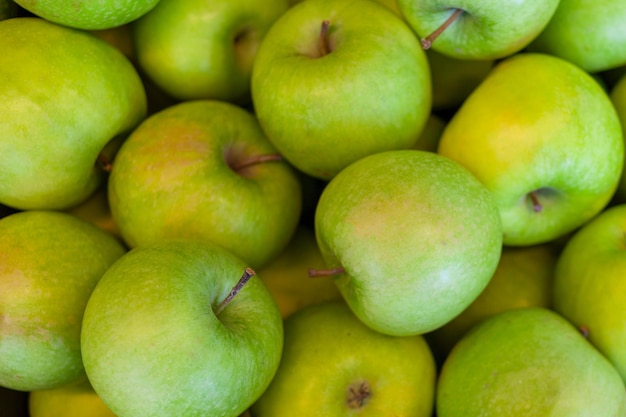 Fond de pommes vertes. Pommes vertes mûres