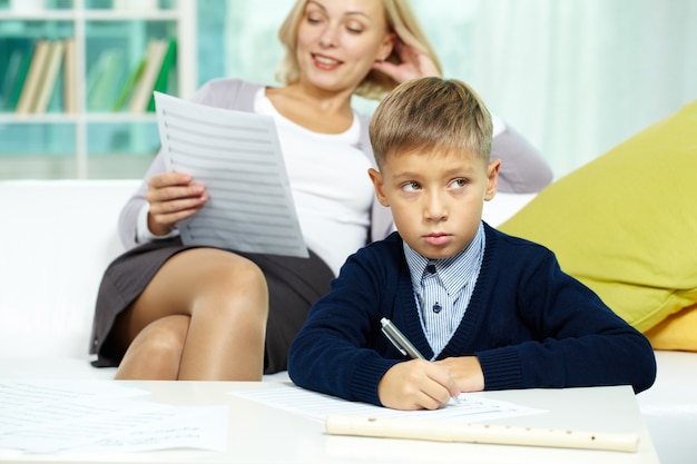 fond primaire mignon gens élémentaires