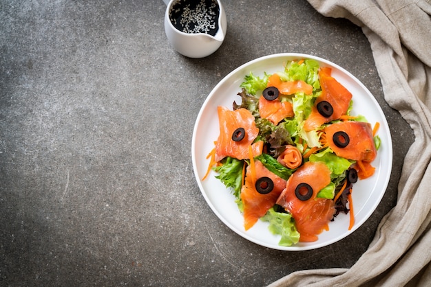 fond de salade de saumon fumé