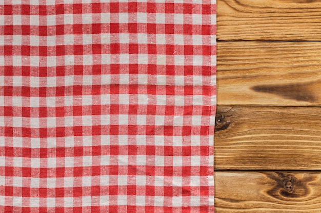 Fond avec table en bois vide avec nappe