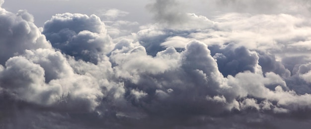 Fond de tempête sombre