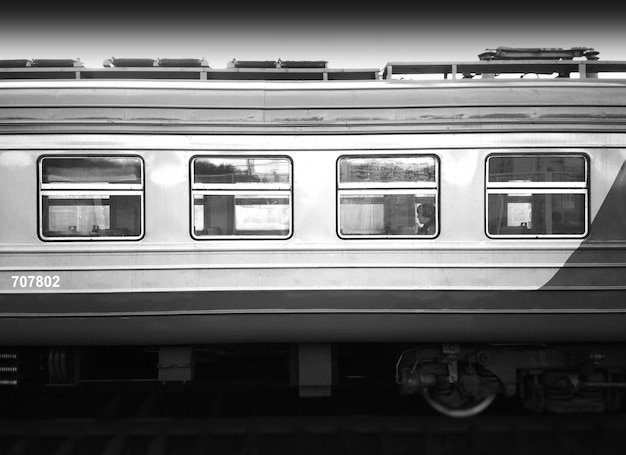 Fond de train noir et blanc horizontal hd