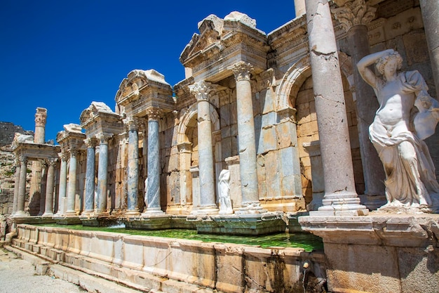 Fontaine Antoninus de Sagalassos à Burdur, Turquie.