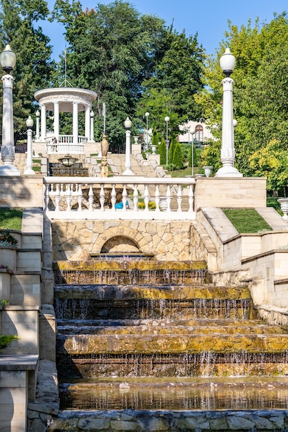 Photo la fontaine dans le parc