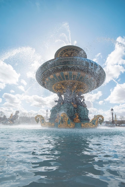 Fontaine des mers sur la place de la Concorde à Paris