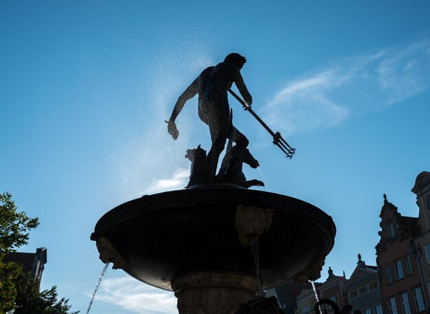 Fontaine de Neptune sur la place du marché Gdansk