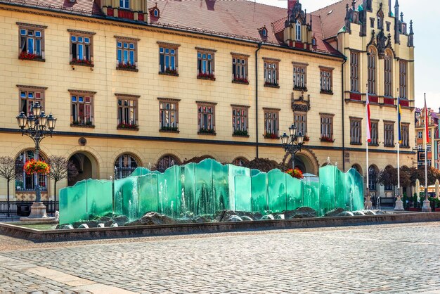 Photo fontaine sur la place du marché