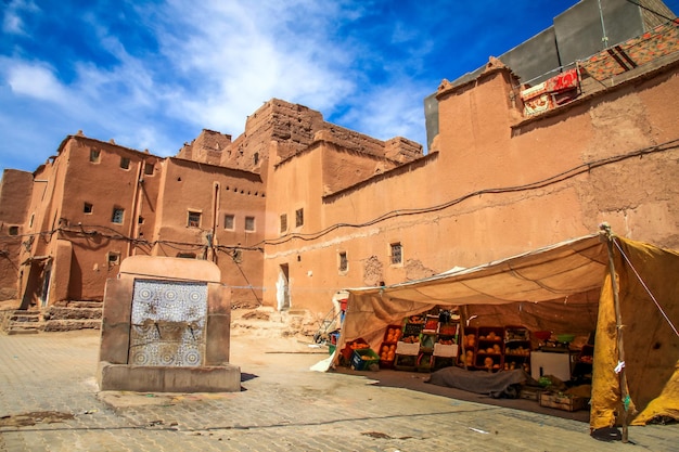 Fontaine près de Ouarzazate Kasbah Maroc