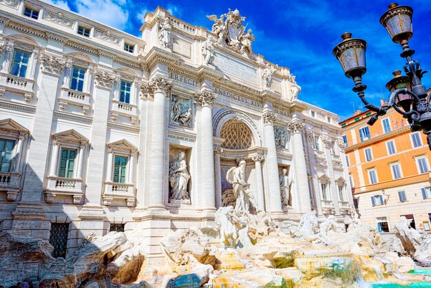 La fontaine de Trevi, la Rome ancienne, magnifique et incroyable, où chaque endroit est rempli d'histoire.