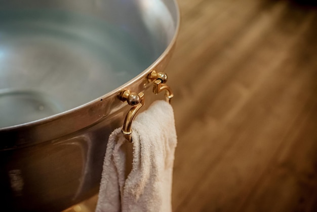 Fonts baptismaux dans l'église