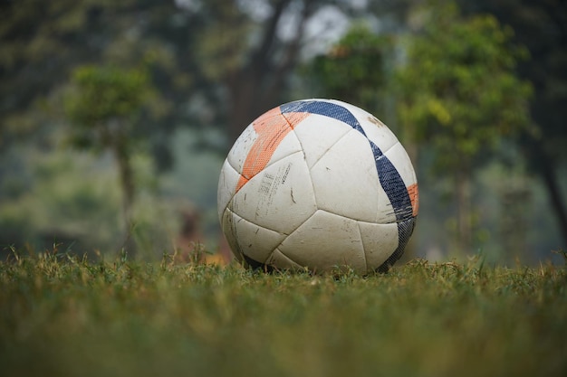 Football au sol avant le début du match