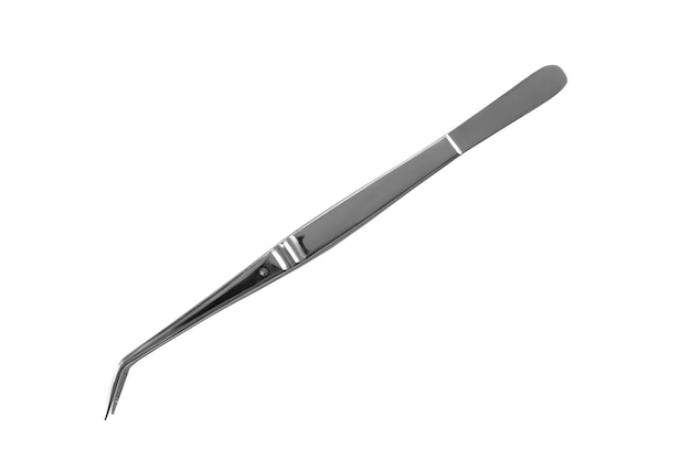 Forceps sur fond blanc