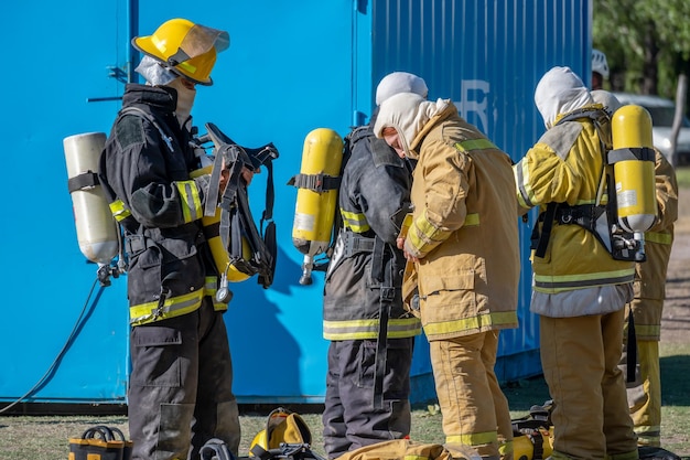 Formation des pompiers Exercice de sauvetage contre les incendies