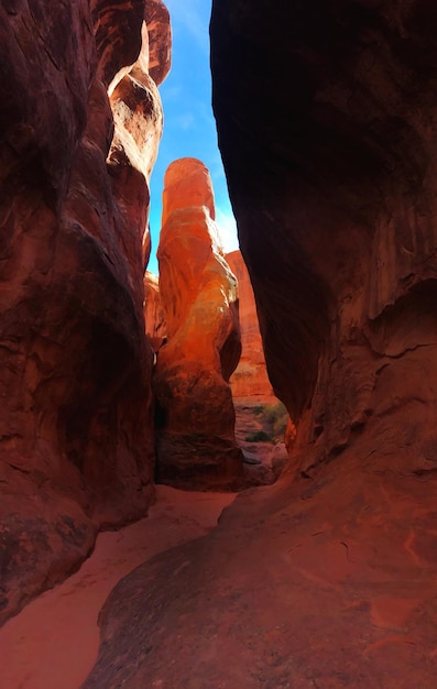 Formations rocheuses dans la grotte