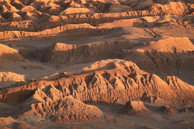 Formations rocheuses impressionnantes dans la vallée de la lune ou dans la vallée de la lune, désert d&#39;Atacama, San Pedro Atacama, nord du Chili