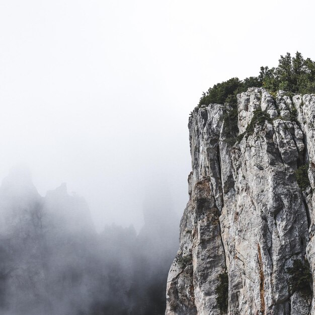 Photo formations rocheuses sur la montagne contre le ciel