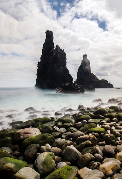 Formations rocheuses volcaniques