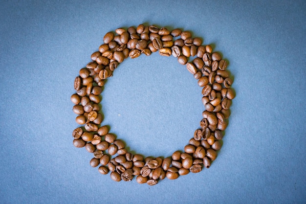 Photo forme de cercle rond fait de grains de café