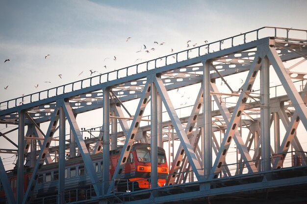 Former. Pont de chemin de fer.