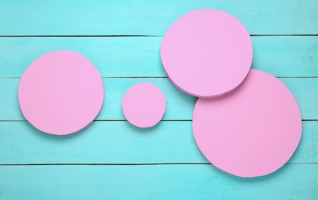 Formes géométriques Cercle sur un fond en bois bleu Vue de dessus MInimalisme Idée fraîche