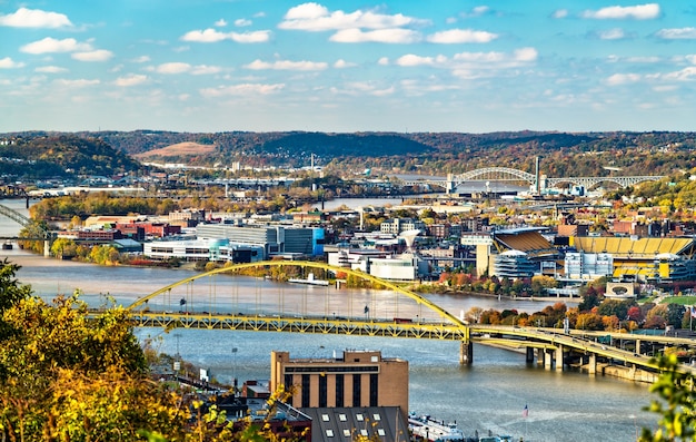 Fort Pitt Bridge sur la rivière Monongahela à Pittsburgh, Pennsylvanie, États-Unis