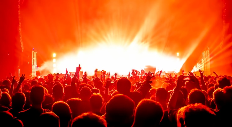 Photo une foule au concert de musique contre le ciel