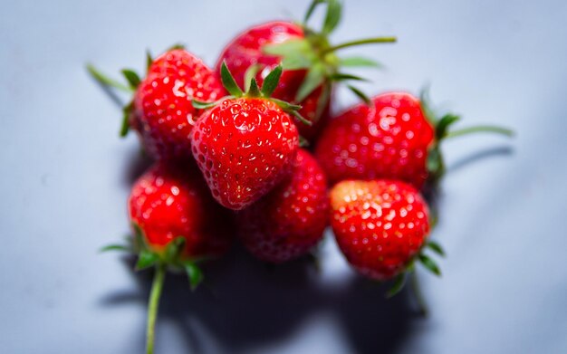 Une fraise aux fruits d'été