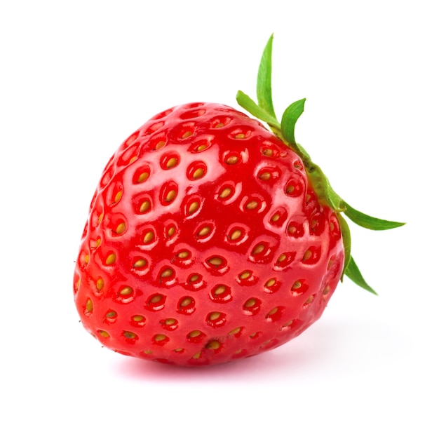 fraise fraîche isolé sur blanc