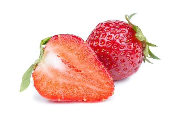 Fraise de fruits rouges isolé sur fond blanc