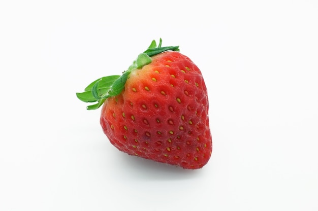 Fraise isolé sur fond blanc