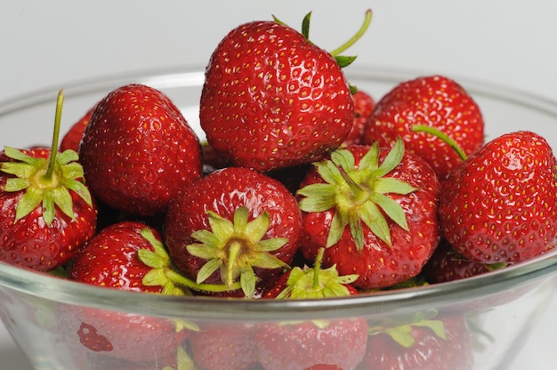 Fraise sur la plaque de verre