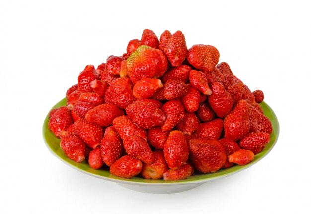 Fraises sur assiette prête