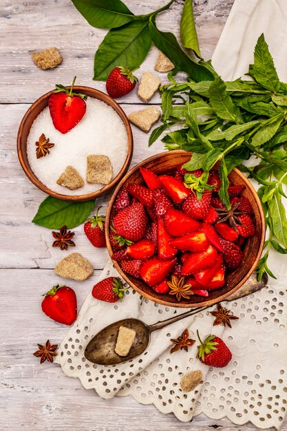 fraises Ingrédients pour la cuisson de la confiture de fraises