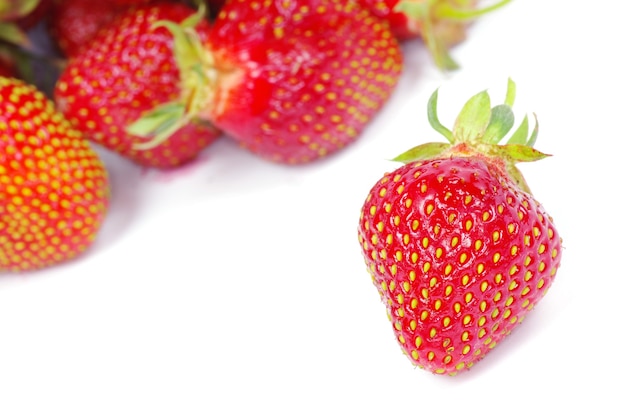 Fraises isolés sur blanc