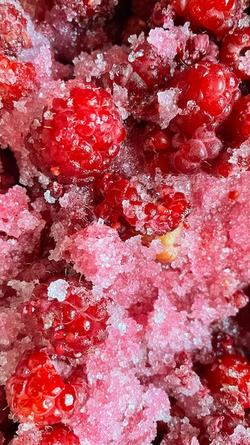 Framboises au sucre Préparation des framboises pour faire de la confiture