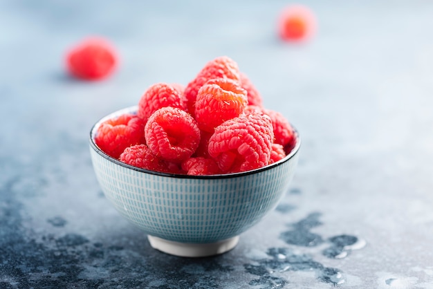 Framboises sucrées fraîches