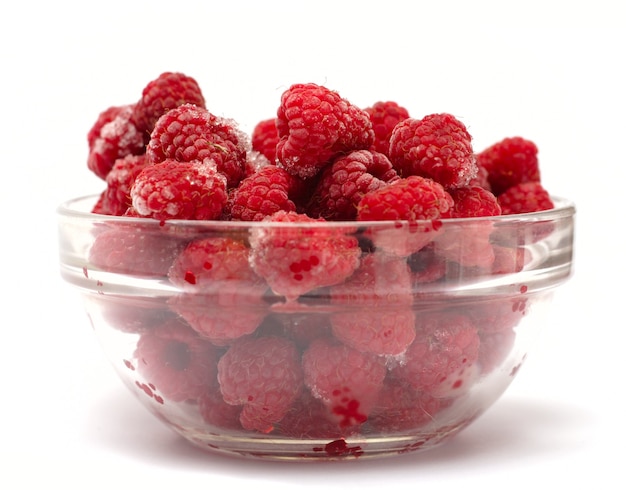 Framboises surgelées avec des miettes de glace au Monkey-Dish