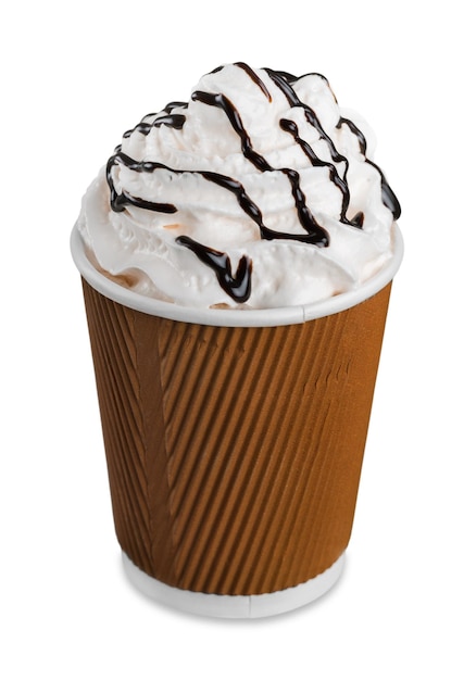 Frappuccino dans une tasse à emporter avec de la paille sur fond blanc